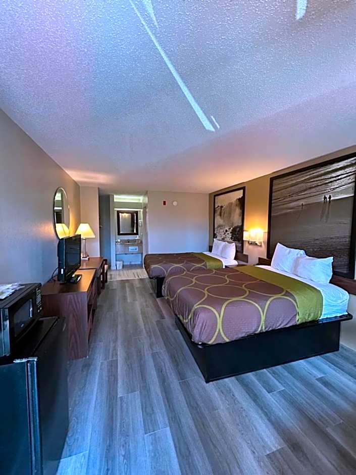 Super 8 by Wyndham Fayetteville