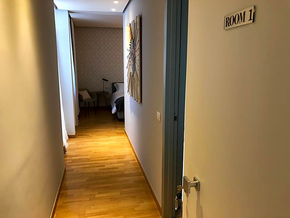 200 ROOMS & TERRACE