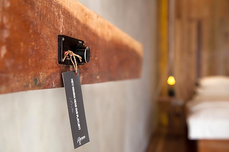 Flores Passport House