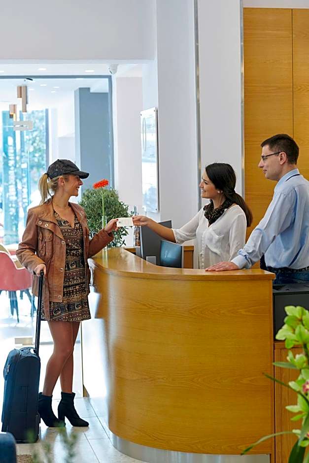 Meni Hotel & Apartments UNDER NEW MANAGEMENT