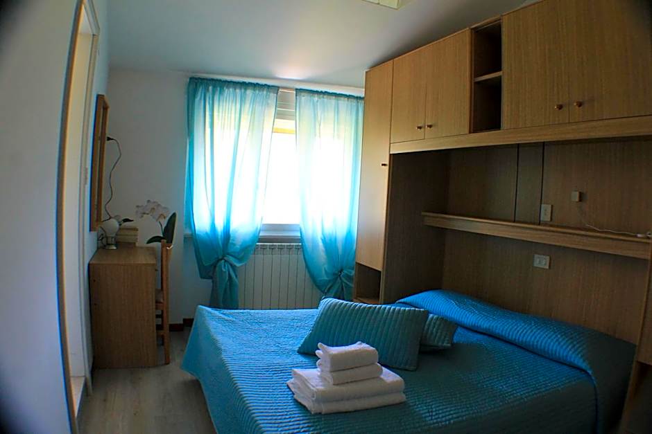 Photo 1 of 7 of 1 Double Bed or 2 Beds