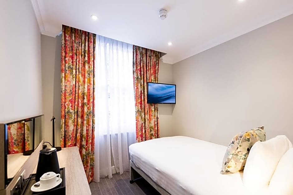 Byron Hotel