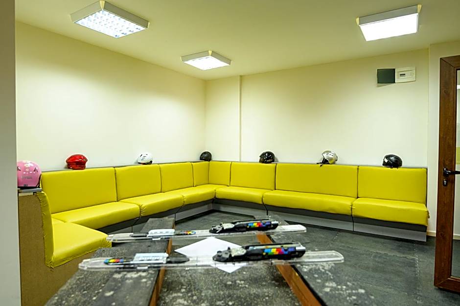 Parklands Hotel & Pool