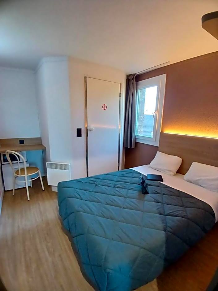 Photo 1 of 37 of Standard 1 Double Bed