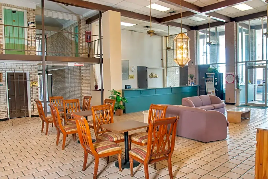 Rest Inn - Extended Stay, I-40 Airport, Wedding & Event Center