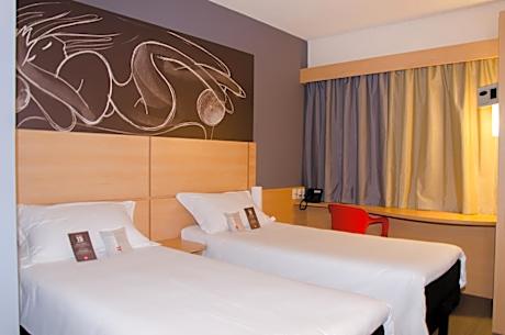 Standard Apartment with Two Single Beds