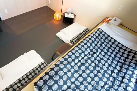 Economy Triple Room with Shared Bathroom