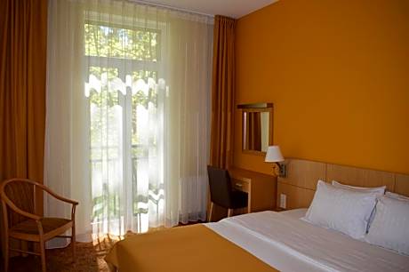 Apartment with Spa Access