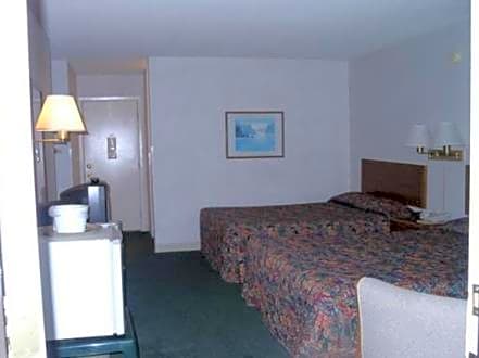 Waterfront Inn Mackinaw City