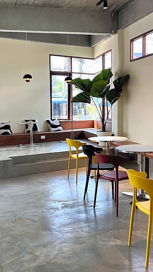 Centerpoint Hotel & Plaza