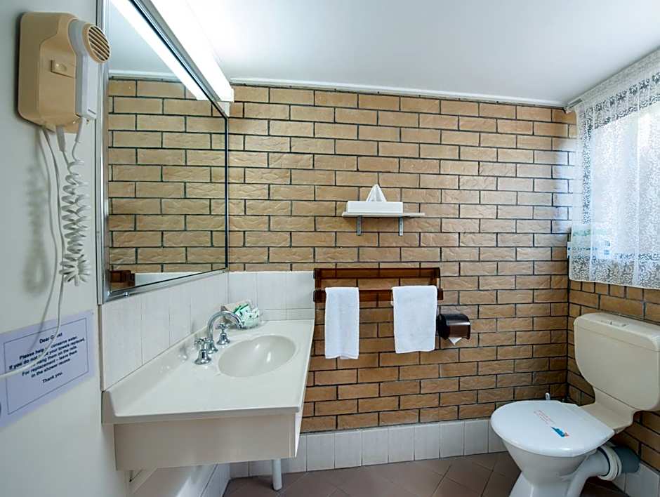 Jacaranda Place Motor Inn