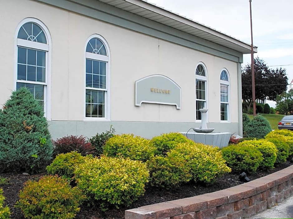 Travelodge by Wyndham Watertown
