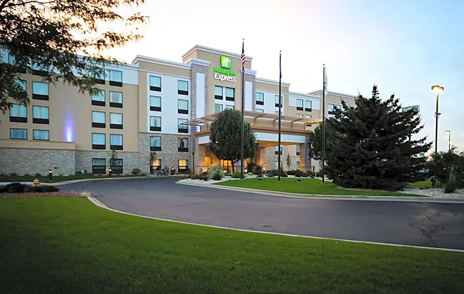 Holiday Inn Express Janesville-I-90 & US Highway 14 By IHG
