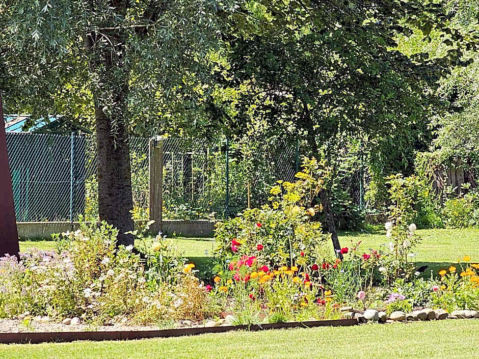 Hotel Westendia and Free Parking Top Breakfast