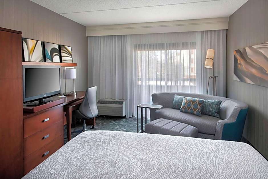 Fairfield by Marriott Inn & Suites Stoughton