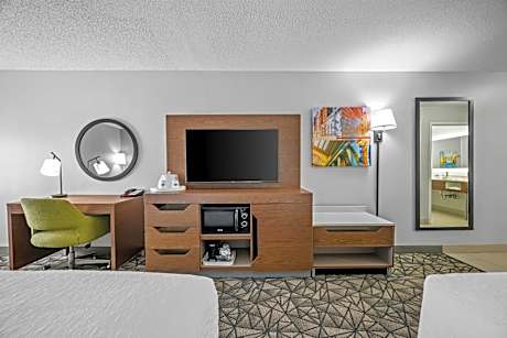 2 Queen Beds With Sofabed Nonsmoking