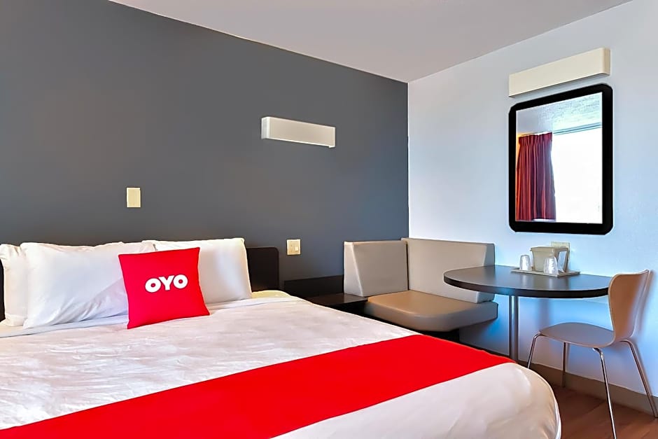 OYO Hotel Valdosta GA I-75