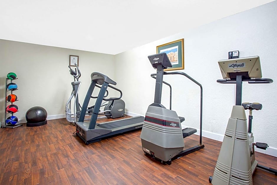 Days Inn by Wyndham Greenville