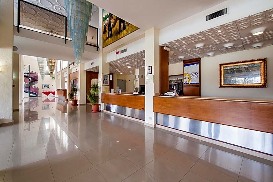Photo 1 of 50 of Hotel HR