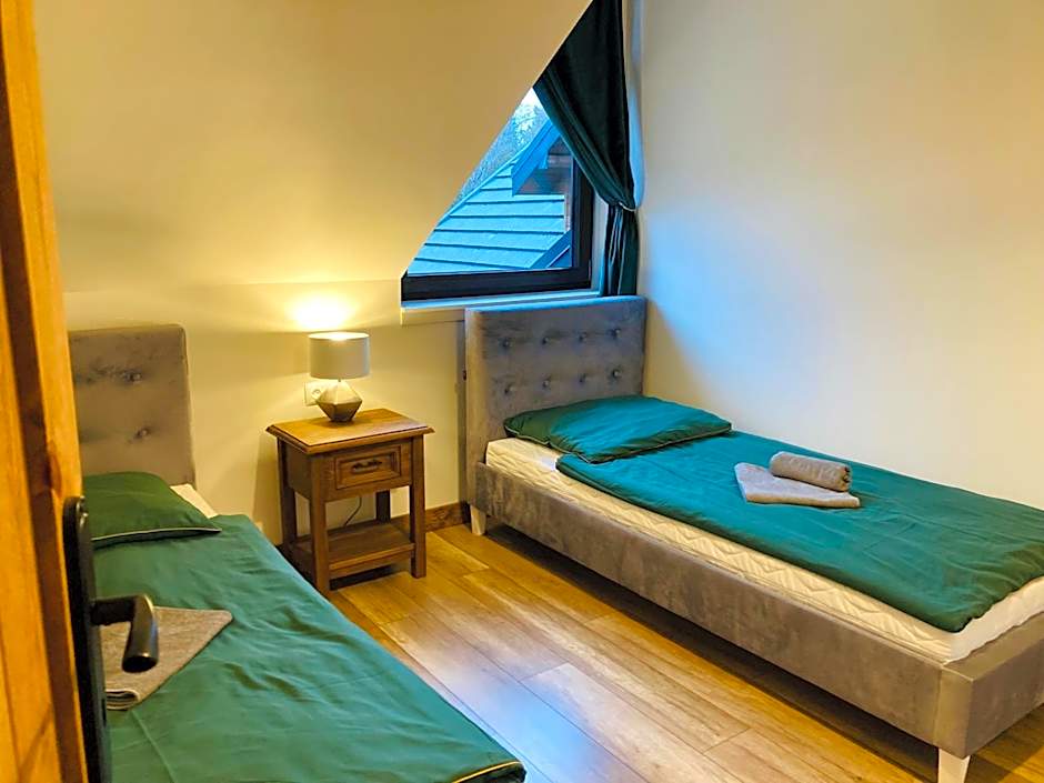 Modryna - Modrzewiowy Dom