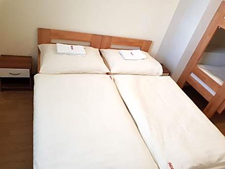 Room 6: Economy Quadruple Room