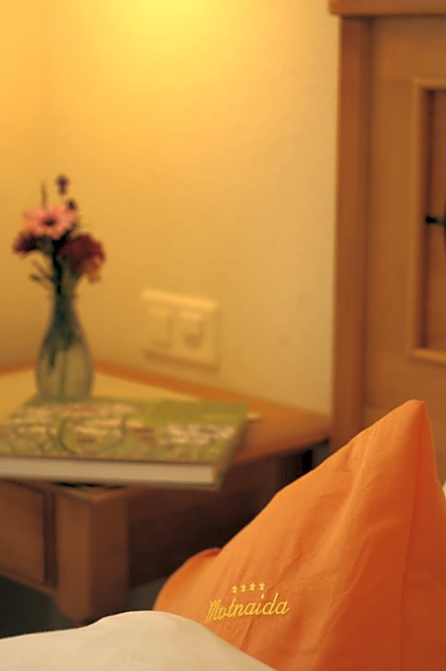 Apart-Garni Motnaida