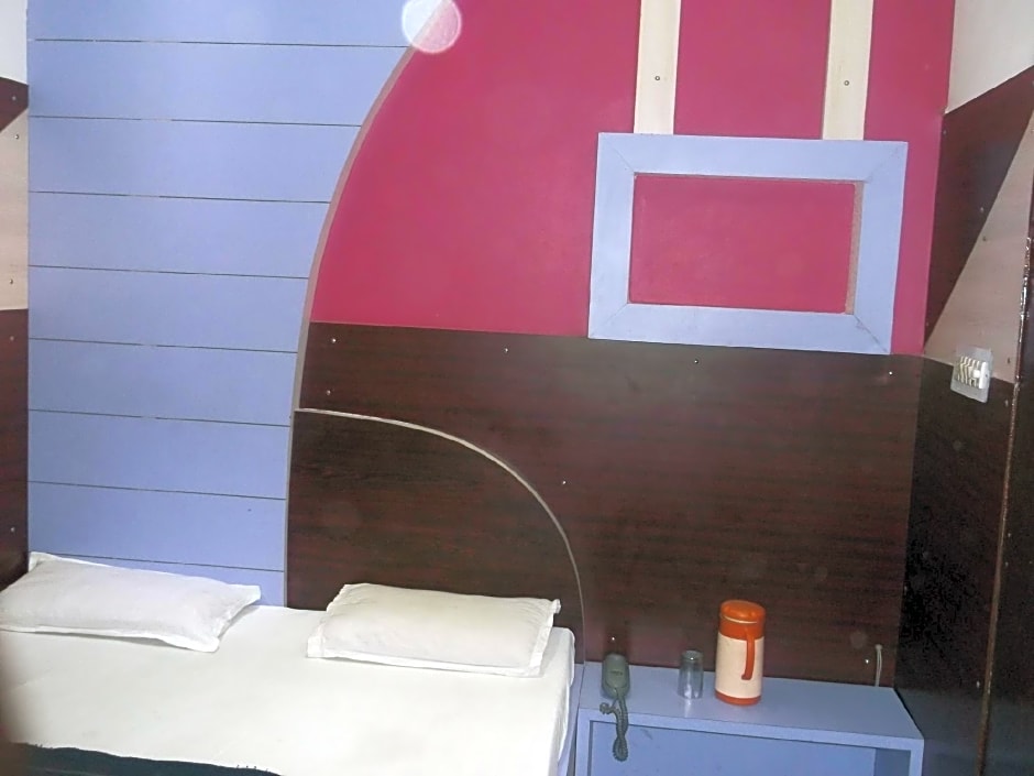 Abhineet Palace Hotel