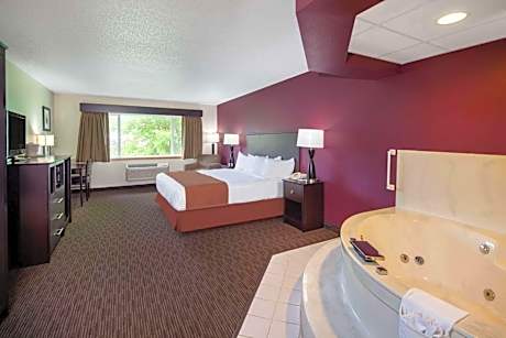 King Suite - Non-Smoking