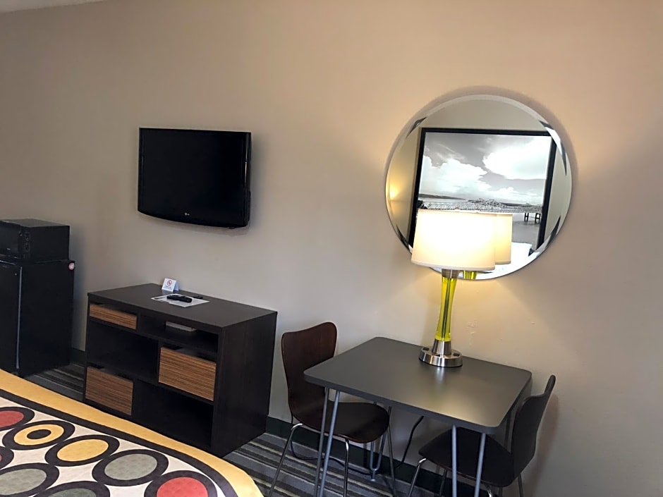 Super 8 by Wyndham Jackson/Ridgeland