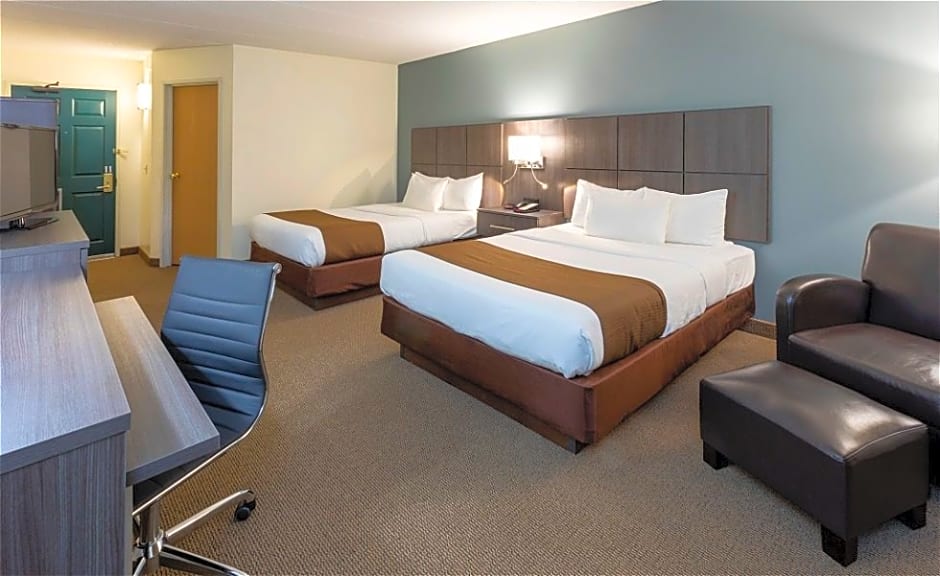 Paynesville Inn & Suites