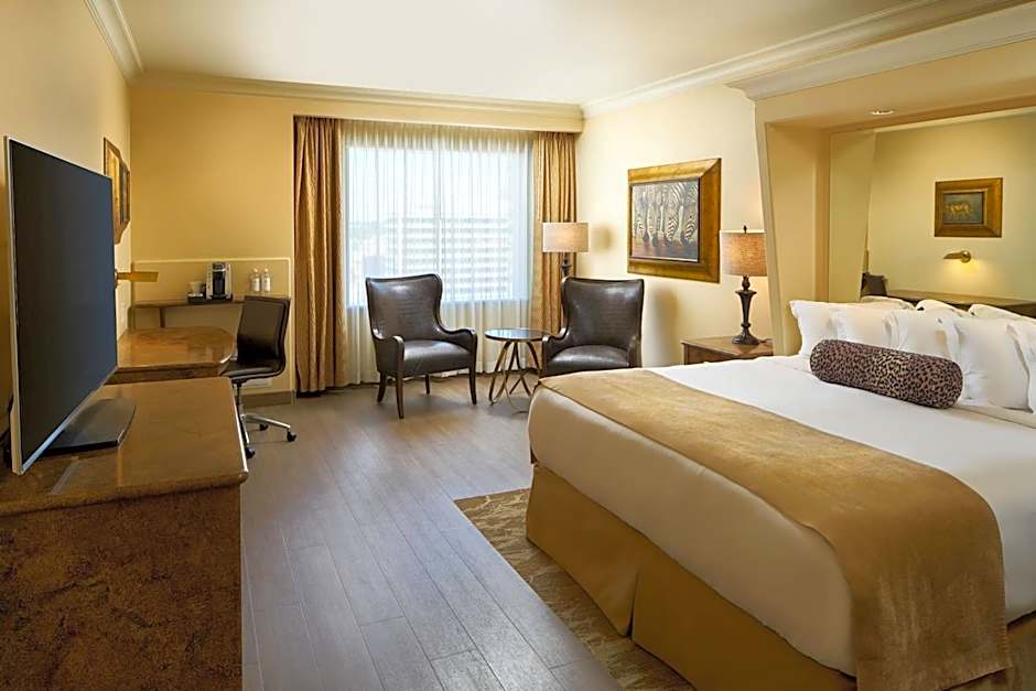 The Davenport Tower, Autograph Collection by Marriott