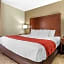 Comfort Inn & Suites Cincinnati Eastgate