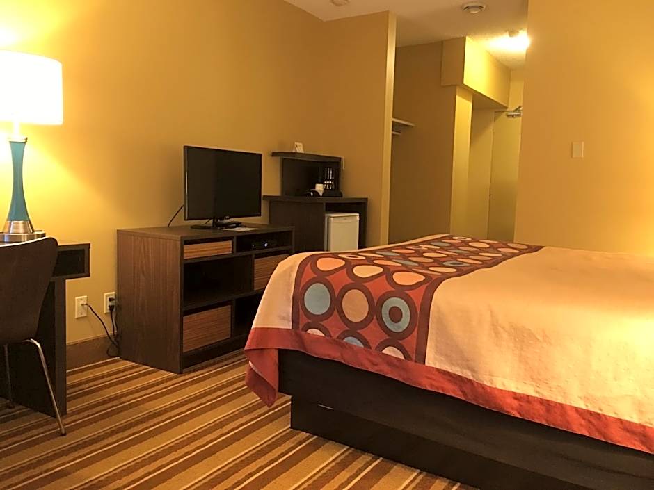 Super 8 by Wyndham Thunder Bay