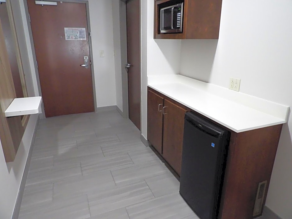 Holiday Inn Express & Suites Huntsville Airport By IHG