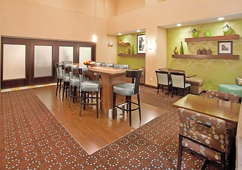 Hampton Inn and Suites St. Cloud