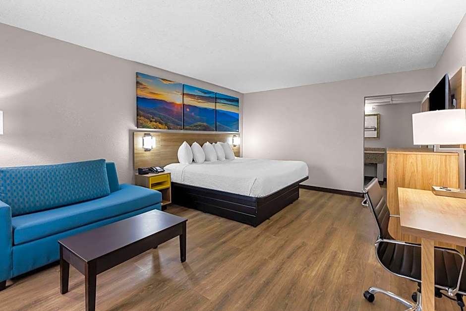 Days Inn by Wyndham Clayton