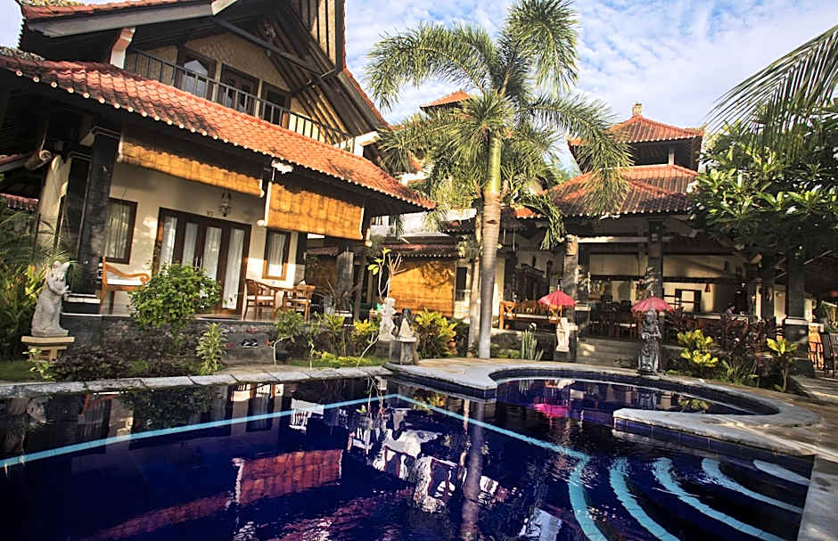 Tradisi Beach Front Villas