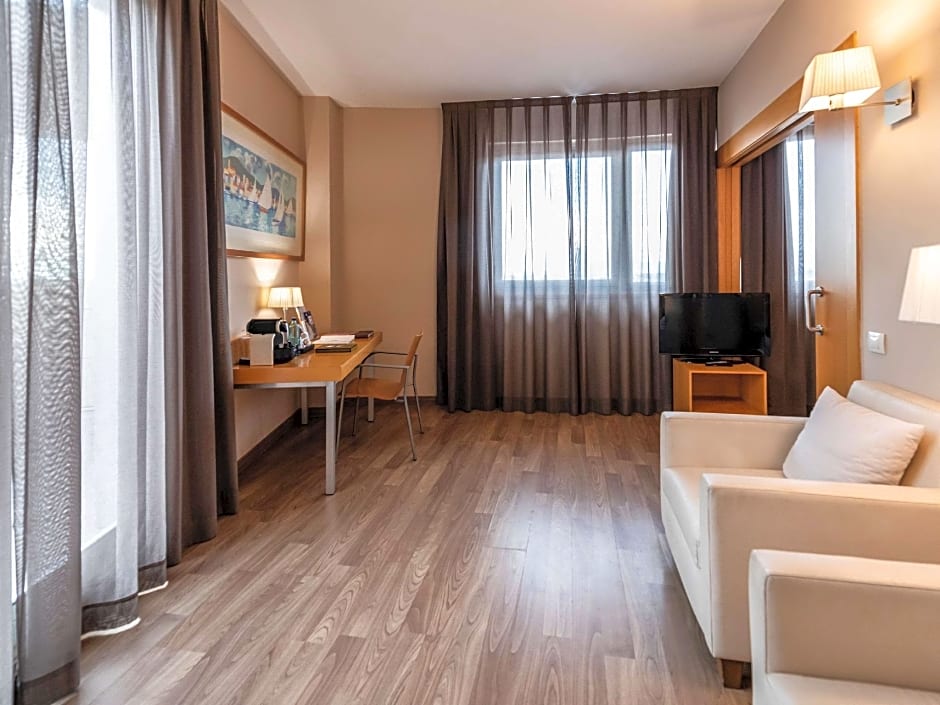 Photo 1 sur 6 de 2 Twin Beds Suite, Terrace