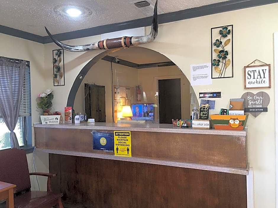 Hebbronville Executive Inn