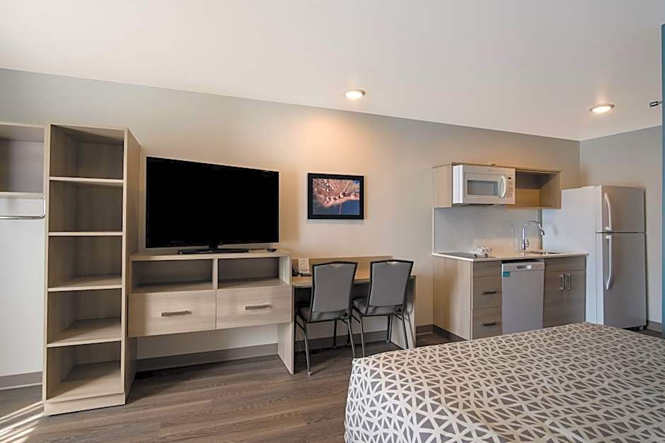 WoodSpring Suites Grand Rapids Kentwood