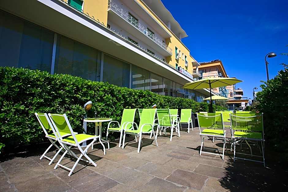 Hotel Holiday Park