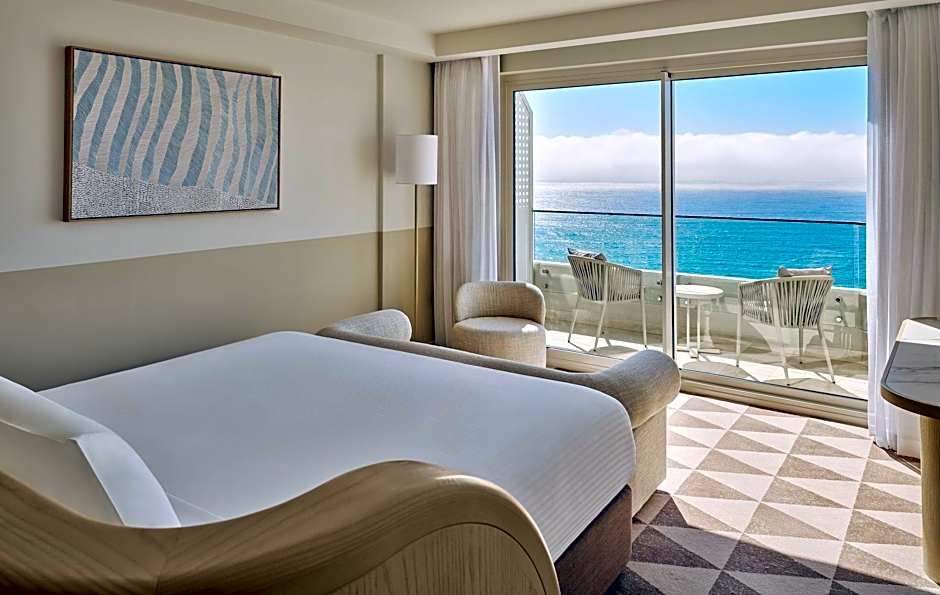 Photo 1 of 10 of Premium 1 King Bed, Ocean front, Balcony