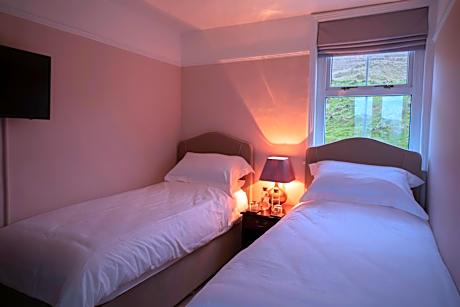 Superior Twin Room with Garden View