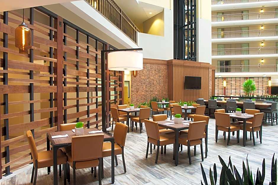 Embassy Suites by Hilton Portland Tigard