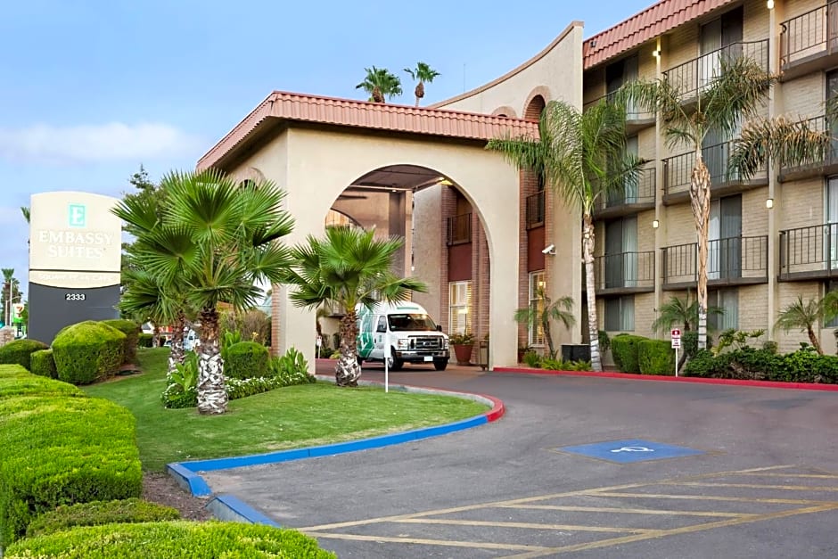 Embassy Suites Phoenix Airport at 24th Street