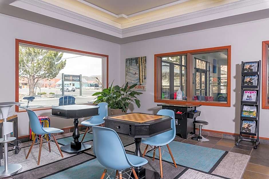 Wood River Inn & Suite