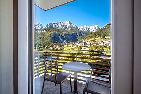 Double Room with Partial Lake View