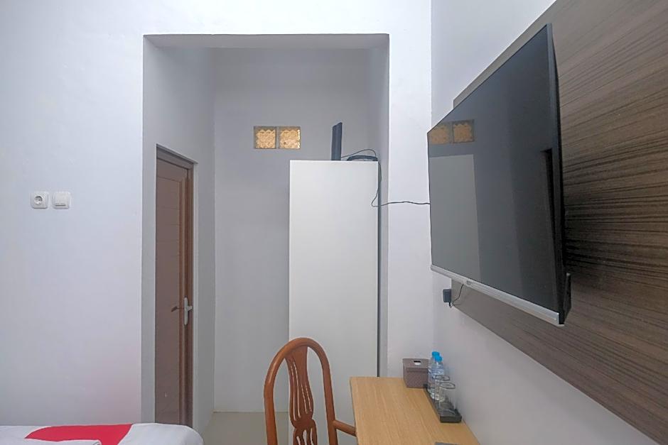 RedDoorz Syariah near UNIMUS Semarang