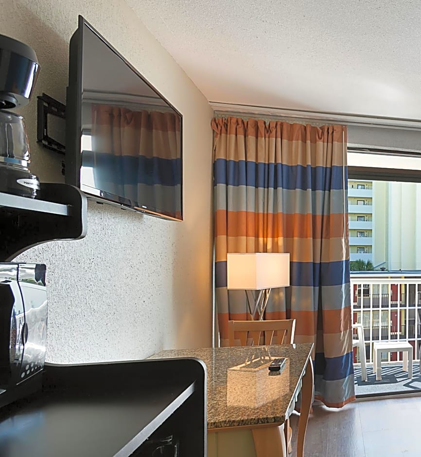 Captain's Quarters Resort