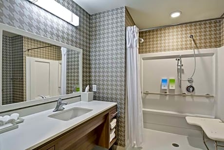 1Kng Mobilty/Hearing Access Ri Shwr Studio Ns